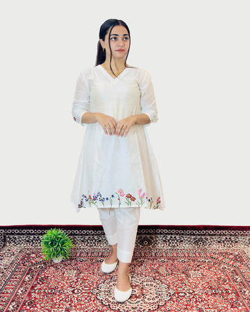 White Floral Embroidered Kurti Set